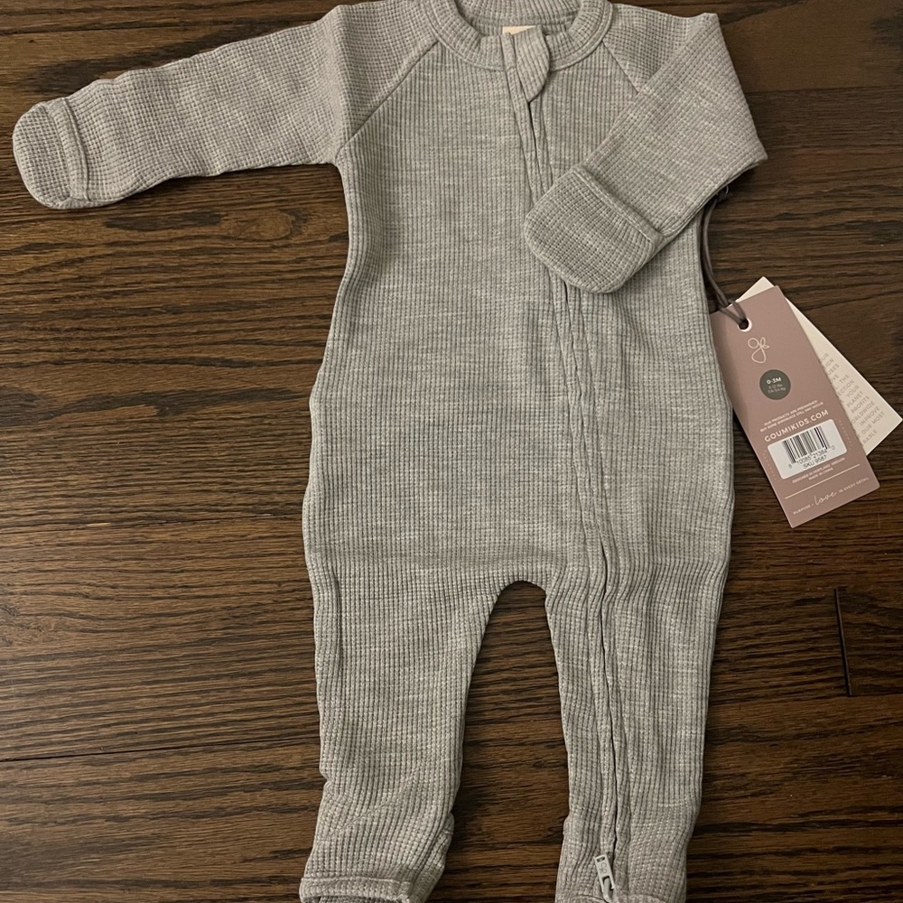 NWT Goumi kids storm grey thermal footie 0-3